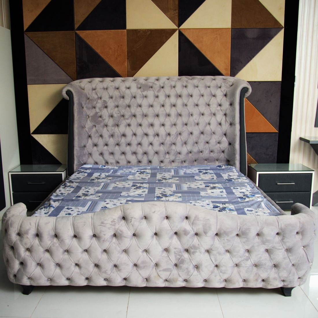 Royal White bed photo 4