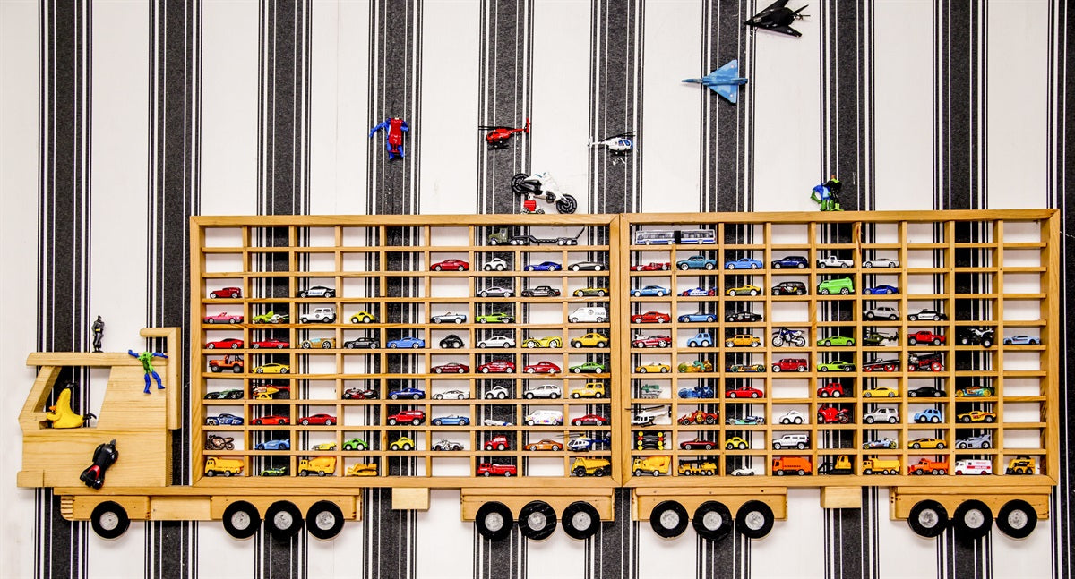Bus Style Car Shelve